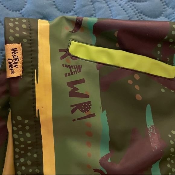 Boys Western Chief raincoat-Dinosaur like new condition 3t - Picture 8 of 10